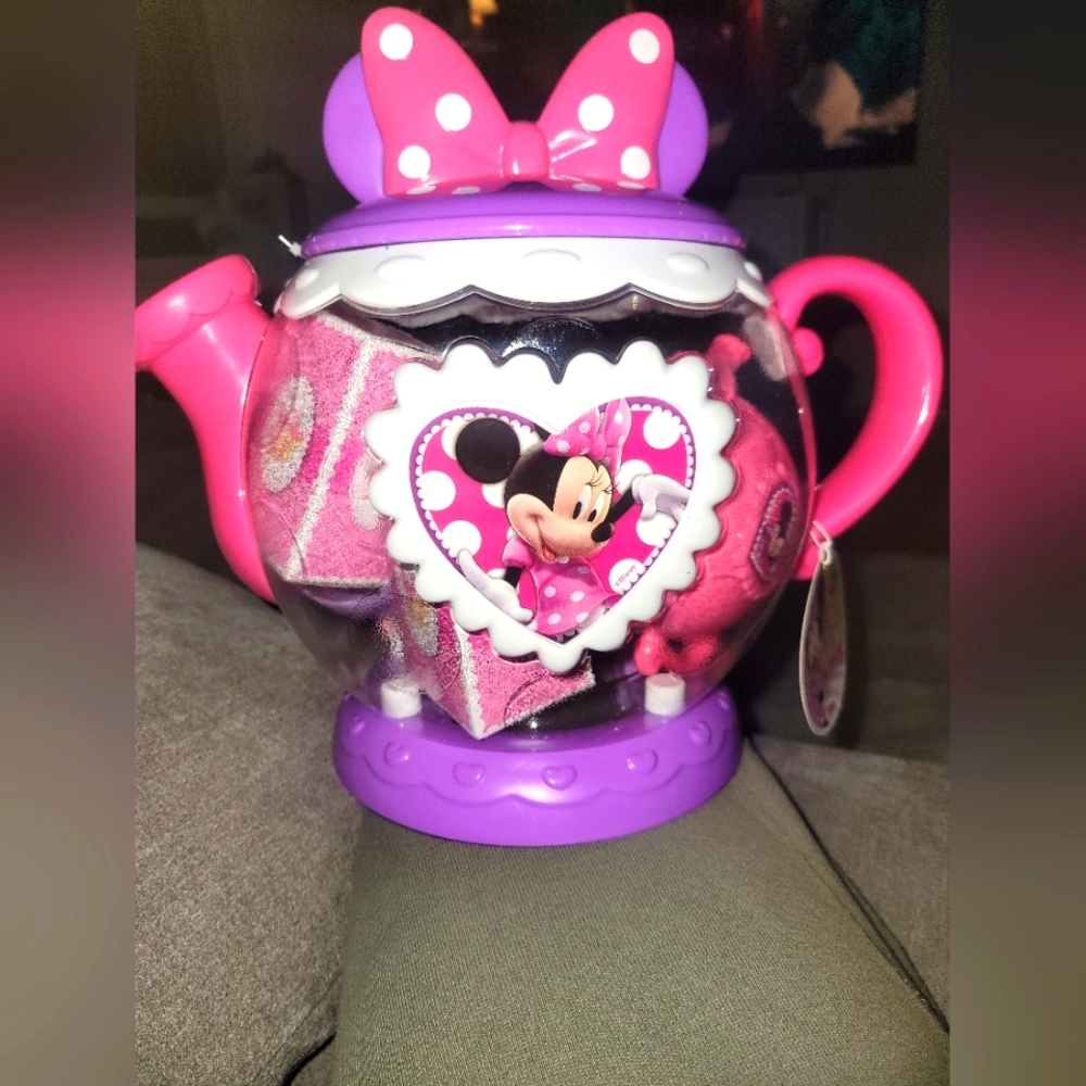 Brand new Minnie Mouse teapot Playstation 3+